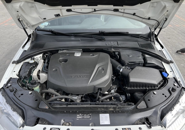 Volvo V70 cena 38000 przebieg: 421800, rok produkcji 2015 z Kraków małe 781